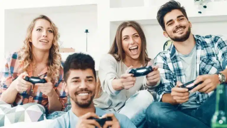 ألعاب جماعية مع الأصدقاء